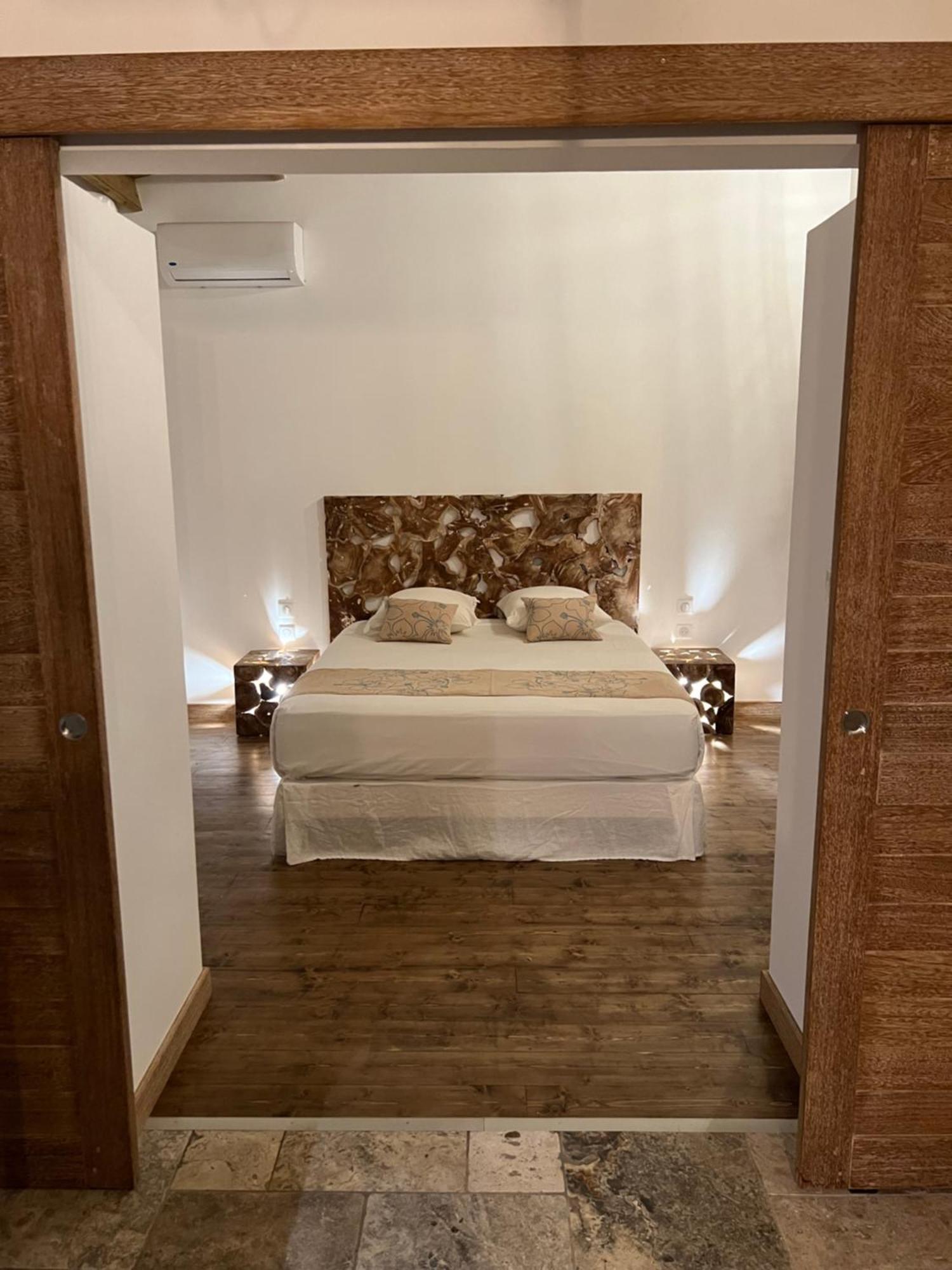 La Villa Paille En Queue 圣吉尔莱班 外观 照片